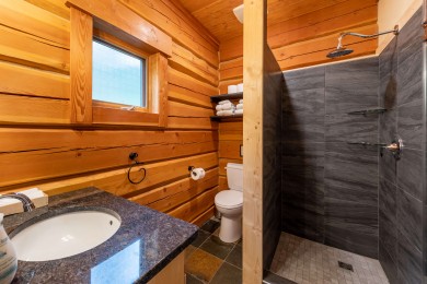 Deer Lodge En-Suite Bathroom